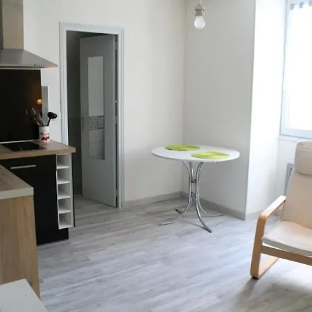 La Roche-posay, 1 Piece, 2 Personnes - Fr-1-541-45 Apartament *